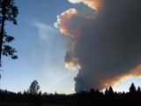 Bend_fire_sun_rays_through_smoke