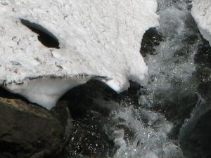 Unmelted bridges of snow